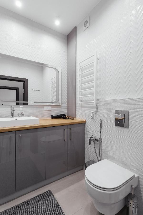 White Apartment In 12 Floor Odessa Extérieur photo