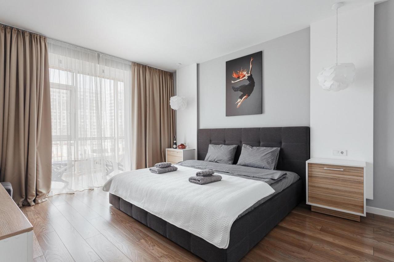 White Apartment In 12 Floor Odessa Extérieur photo