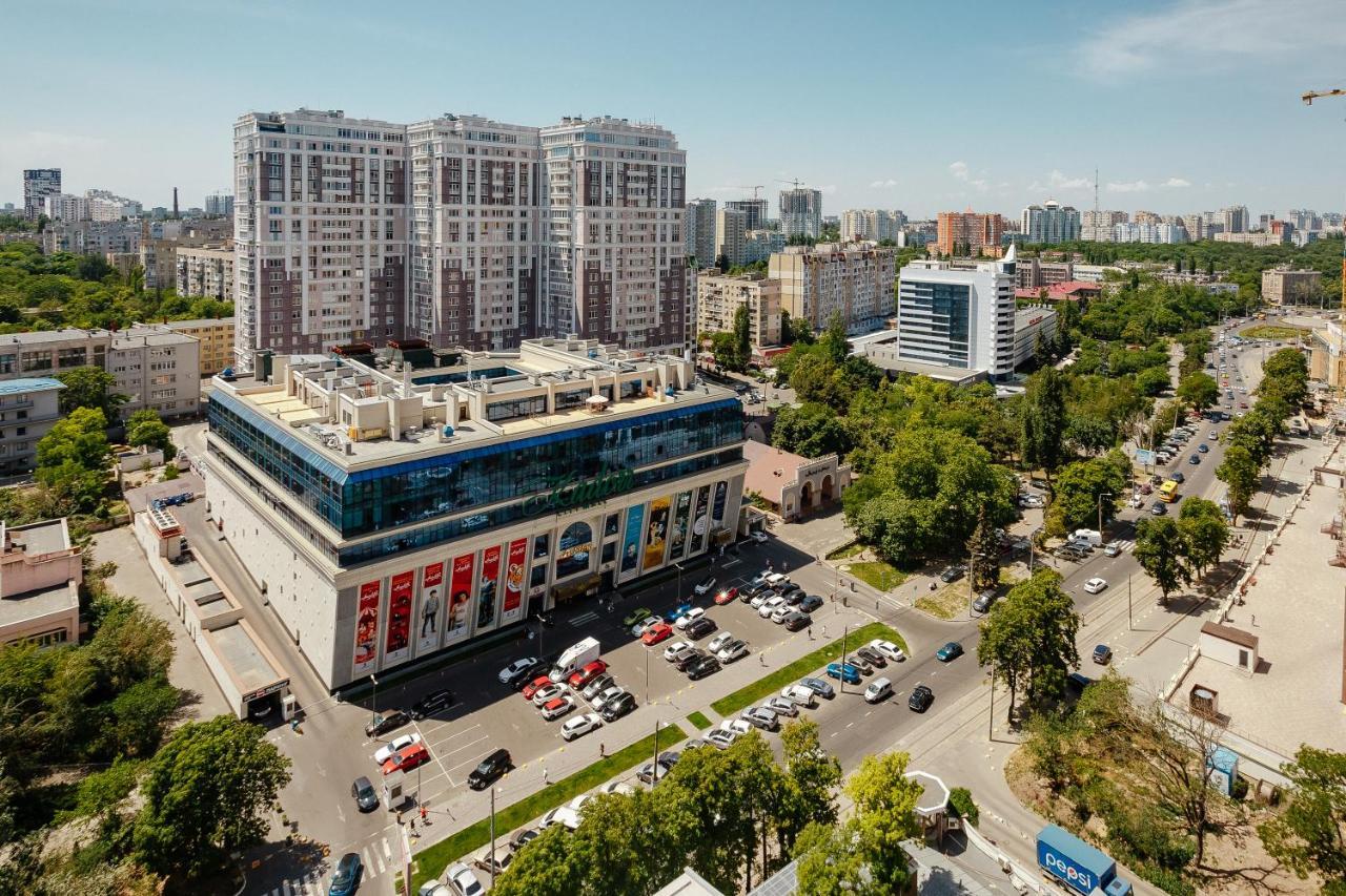 White Apartment In 12 Floor Odessa Extérieur photo
